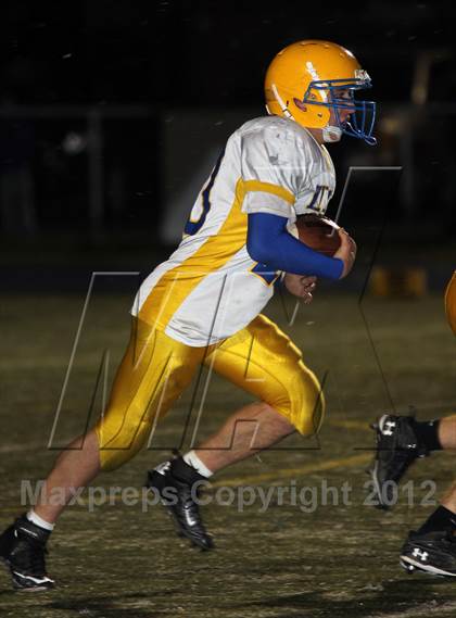Thumbnail 2 in Chestnut Ridge vs. Karns City (PIAA Class AA 1st Round) photogallery.
