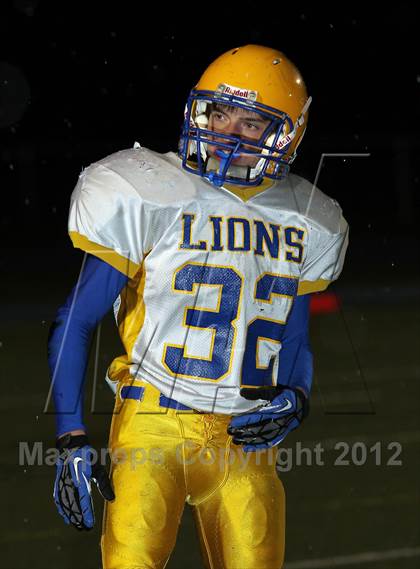 Thumbnail 3 in Chestnut Ridge vs. Karns City (PIAA Class AA 1st Round) photogallery.