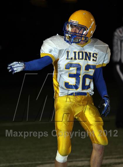 Thumbnail 3 in Chestnut Ridge vs. Karns City (PIAA Class AA 1st Round) photogallery.