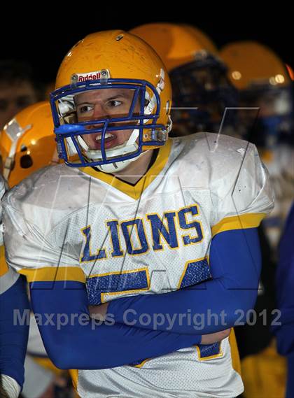 Thumbnail 2 in Chestnut Ridge vs. Karns City (PIAA Class AA 1st Round) photogallery.