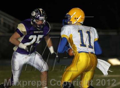 Thumbnail 1 in Chestnut Ridge vs. Karns City (PIAA Class AA 1st Round) photogallery.