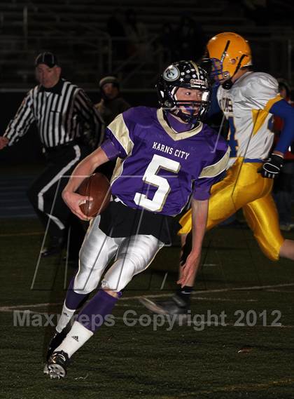 Thumbnail 3 in Chestnut Ridge vs. Karns City (PIAA Class AA 1st Round) photogallery.