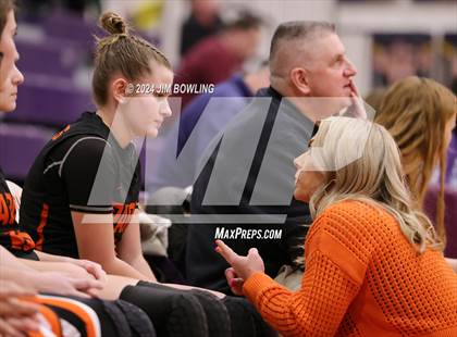 Thumbnail 2 in Paris vs Tolono Unity (IHSA 2A Regional Final) photogallery.