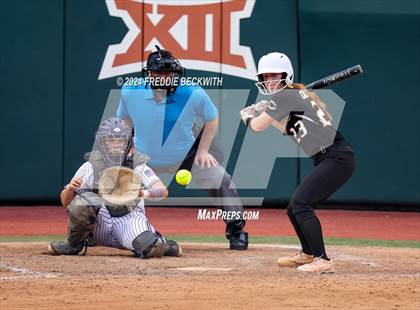 Thumbnail 3 in Shiner vs. Crawford (UIL 2A Softball Semifinal) photogallery.