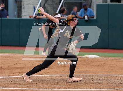 Thumbnail 2 in Shiner vs. Crawford (UIL 2A Softball Semifinal) photogallery.