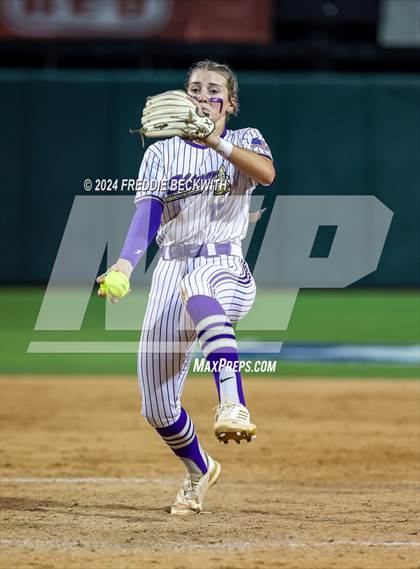Thumbnail 2 in Shiner vs. Crawford (UIL 2A Softball Semifinal) photogallery.