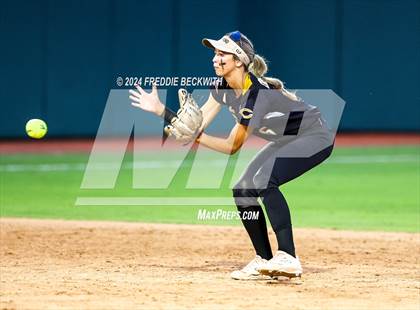 Thumbnail 2 in Shiner vs. Crawford (UIL 2A Softball Semifinal) photogallery.
