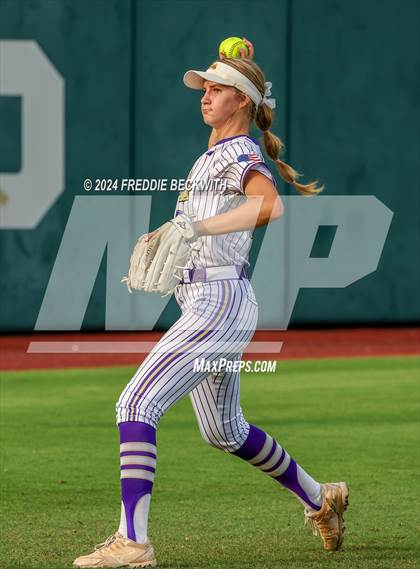 Thumbnail 3 in Shiner vs. Crawford (UIL 2A Softball Semifinal) photogallery.