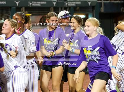 Thumbnail 2 in Shiner vs. Crawford (UIL 2A Softball Semifinal) photogallery.