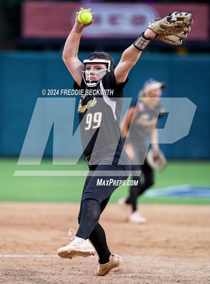 Thumbnail 1 in Shiner vs. Crawford (UIL 2A Softball Semifinal) photogallery.