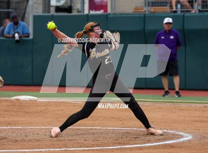 Thumbnail 2 in Shiner vs. Crawford (UIL 2A Softball Semifinal) photogallery.