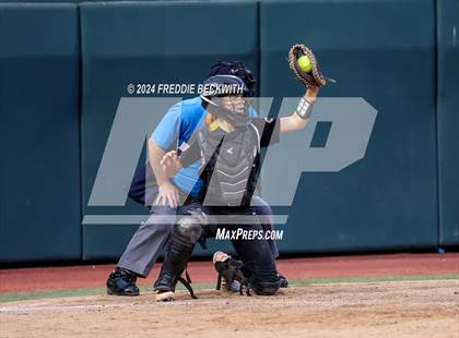 Thumbnail 2 in Shiner vs. Crawford (UIL 2A Softball Semifinal) photogallery.