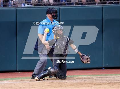 Thumbnail 3 in Shiner vs. Crawford (UIL 2A Softball Semifinal) photogallery.