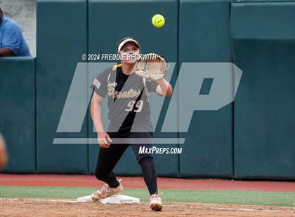 Thumbnail 3 in Shiner vs. Crawford (UIL 2A Softball Semifinal) photogallery.