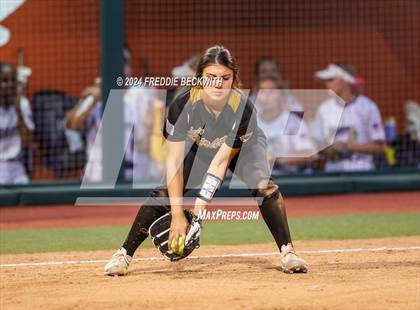 Thumbnail 2 in Shiner vs. Crawford (UIL 2A Softball Semifinal) photogallery.