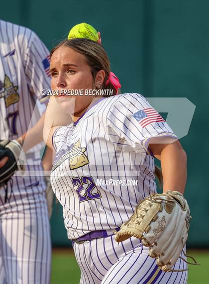 Thumbnail 2 in Shiner vs. Crawford (UIL 2A Softball Semifinal) photogallery.