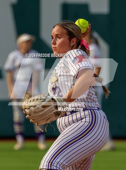 Thumbnail 3 in Shiner vs. Crawford (UIL 2A Softball Semifinal) photogallery.