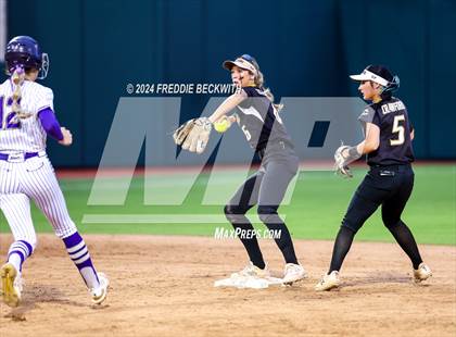 Thumbnail 1 in Shiner vs. Crawford (UIL 2A Softball Semifinal) photogallery.