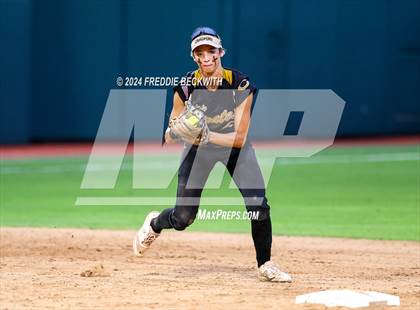 Thumbnail 2 in Shiner vs. Crawford (UIL 2A Softball Semifinal) photogallery.