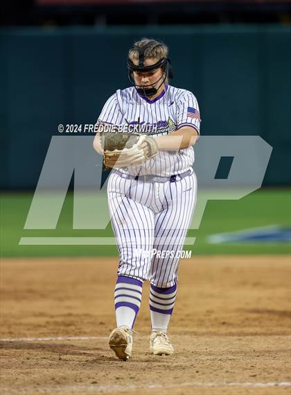 Thumbnail 3 in Shiner vs. Crawford (UIL 2A Softball Semifinal) photogallery.