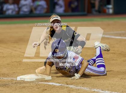 Thumbnail 1 in Shiner vs. Crawford (UIL 2A Softball Semifinal) photogallery.