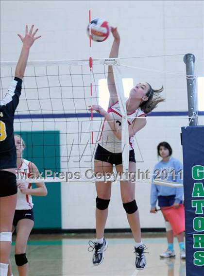 Thumbnail 2 in Sacred Heart vs. Edison (2010 Durango Fall Classic) photogallery.