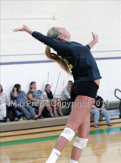 Thumbnail 1 in Sacred Heart vs. Edison (2010 Durango Fall Classic) photogallery.