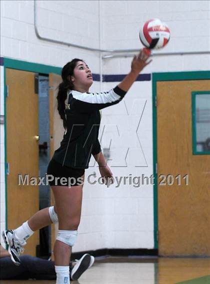 Thumbnail 1 in Sacred Heart vs. Edison (2010 Durango Fall Classic) photogallery.