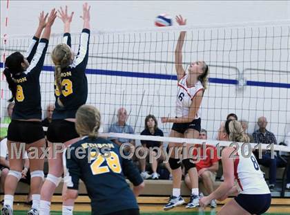 Thumbnail 2 in Sacred Heart vs. Edison (2010 Durango Fall Classic) photogallery.