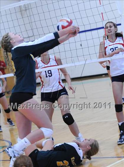 Thumbnail 2 in Sacred Heart vs. Edison (2010 Durango Fall Classic) photogallery.