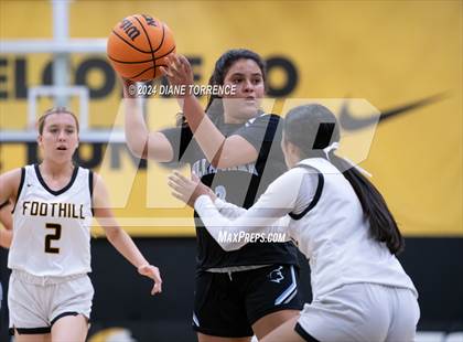Thumbnail 1 in Villa Park @ Foothill photogallery.