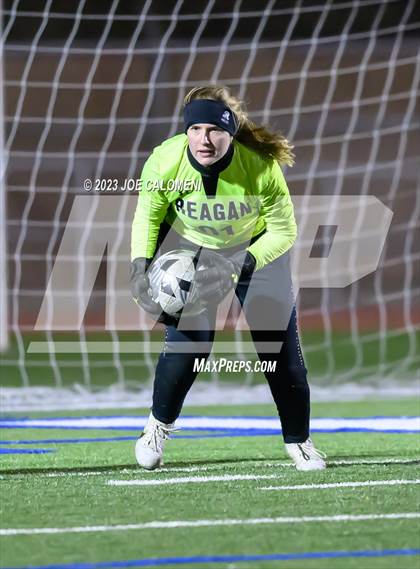 Thumbnail 1 in Lee vs Reagan [Ronald] photogallery.