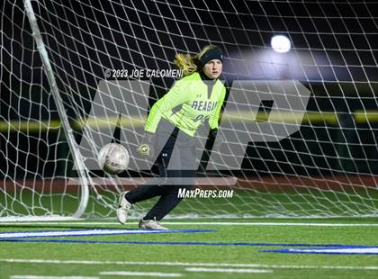Thumbnail 2 in Lee vs Reagan [Ronald] photogallery.