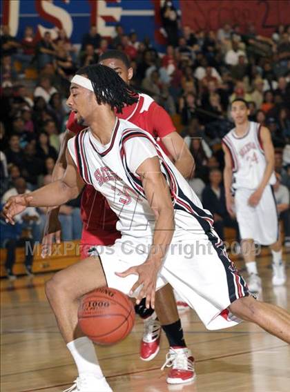 Thumbnail 2 in St. Mary's vs. Salesian (CIF NorCal D4 Final) photogallery.