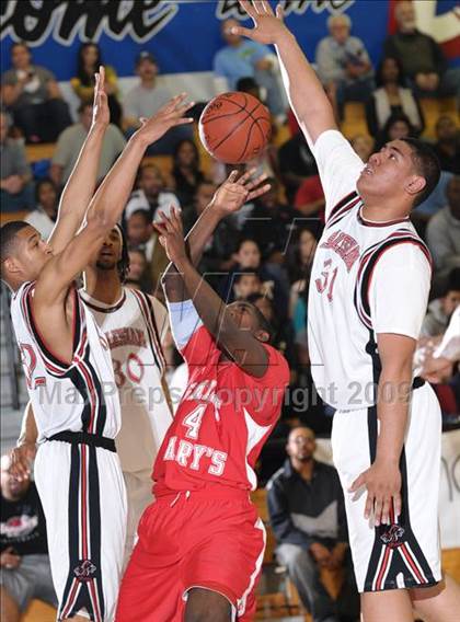 Thumbnail 1 in St. Mary's vs. Salesian (CIF NorCal D4 Final) photogallery.