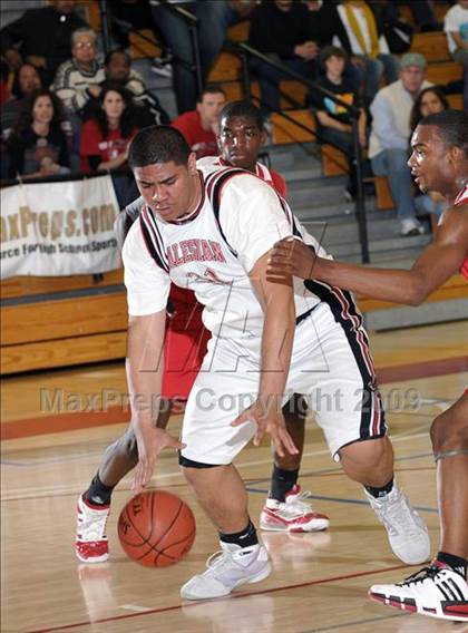 Thumbnail 2 in St. Mary's vs. Salesian (CIF NorCal D4 Final) photogallery.