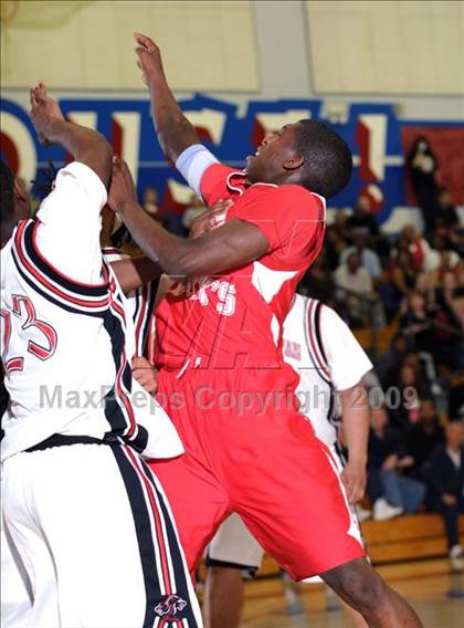 Thumbnail 2 in St. Mary's vs. Salesian (CIF NorCal D4 Final) photogallery.