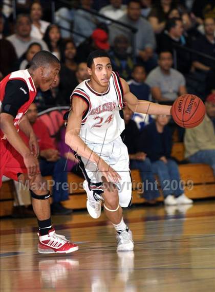 Thumbnail 3 in St. Mary's vs. Salesian (CIF NorCal D4 Final) photogallery.