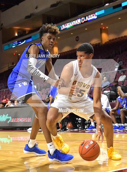 Thumbnail 2 in Bishop O'Dowd vs. Constitution (Tarkanian Classic) photogallery.