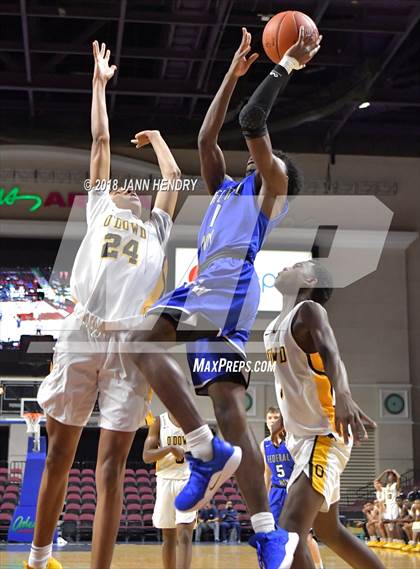 Thumbnail 2 in Bishop O'Dowd vs. Constitution (Tarkanian Classic) photogallery.