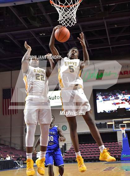 Thumbnail 3 in Bishop O'Dowd vs. Constitution (Tarkanian Classic) photogallery.