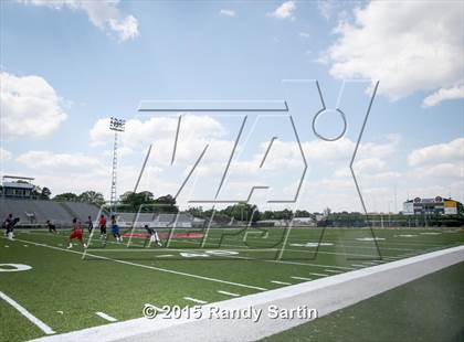 Thumbnail 2 in South Panola (2015 Preseason Top 25 Photo Shoot) photogallery.