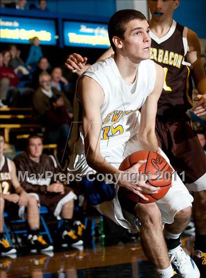Thumbnail 3 in Roger Bacon vs. Newport Central Catholic photogallery.