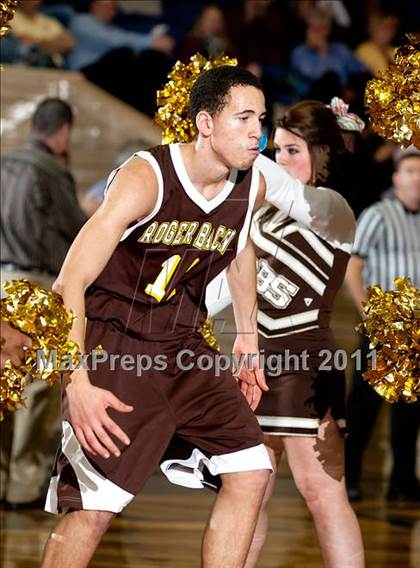 Thumbnail 1 in Roger Bacon vs. Newport Central Catholic photogallery.