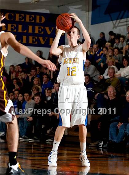 Thumbnail 3 in Roger Bacon vs. Newport Central Catholic photogallery.