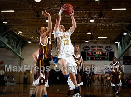 Thumbnail 3 in Roger Bacon vs. Newport Central Catholic photogallery.