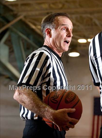 Thumbnail 3 in Roger Bacon vs. Newport Central Catholic photogallery.