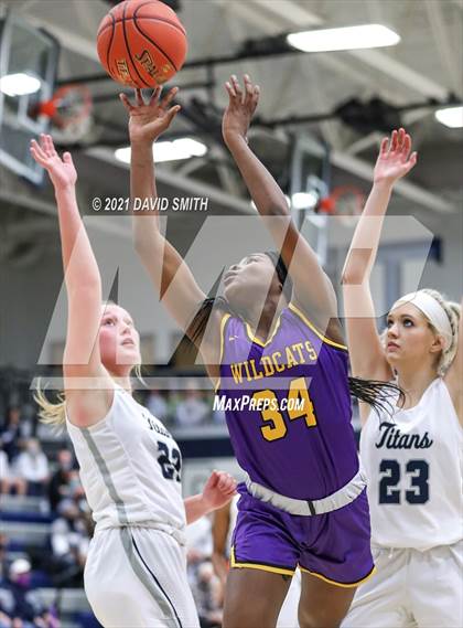 Thumbnail 3 in Blue Springs @ Lee's Summit West (MSHSAA Class 6 Sectional) photogallery.