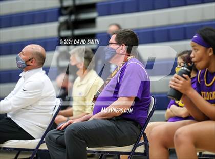 Thumbnail 2 in Blue Springs @ Lee's Summit West (MSHSAA Class 6 Sectional) photogallery.