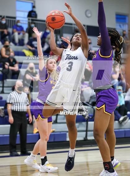 Thumbnail 1 in Blue Springs @ Lee's Summit West (MSHSAA Class 6 Sectional) photogallery.